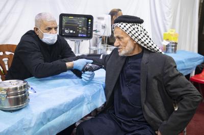 في ليلة الجمعة الأخيرة من شهر رمضان.. قسم الشؤون الطبّية يقدّم خدماته الصحية مجّانًا للزائرين