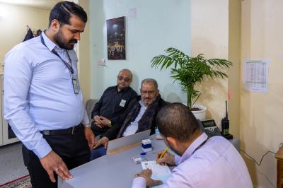 ملاكات قسم الشعائر تشارك في حملة التبرع لإغاثة الشعبين الإيراني واللبناني