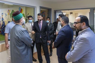 قسم الشؤون الطبية يزور الأطفال المصابين بمرض السرطان في مستشفى الإمام الحسن (عليه السلام)