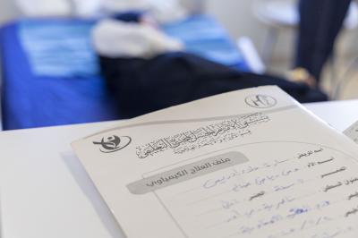 قسم الشؤون الطبية يزور الأطفال المصابين بمرض السرطان في مستشفى الإمام الحسن (عليه السلام)