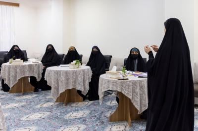 مركز الثقافة الأسرية يقيم ورشة تطويرية متخصّصة لمرشداته