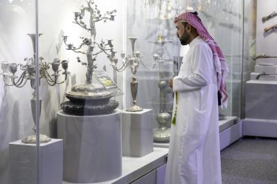تزامنًا مع عيد الغدير.. متحف الكفيل يشهد توافد الزائرين إلى قاعة العرض
