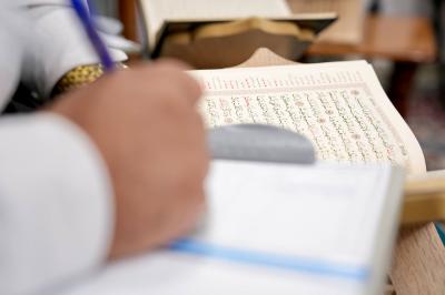 المجمع العلمي يجري الاختبارات العلمية لمشتركي دورة (زاد القارئ نحو الإتقان)
