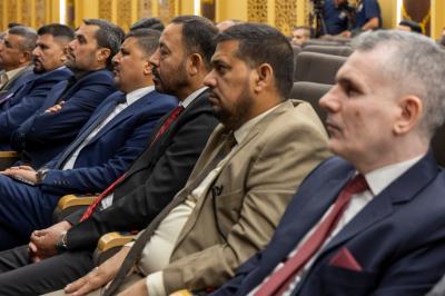 دراسة تحليلية تبين وحدة المسار المرجعي مع تعدد الأدوار في فتويي تحريم التنباك والدفاع الكفائي