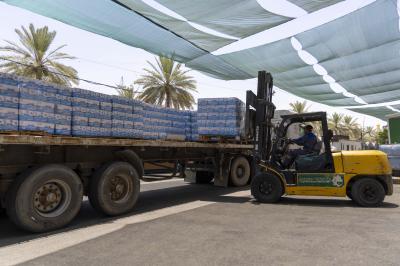 استعدادًا لشهر المحرم.. قسم بين الحرمين يجهز موكبه الخدمي بـ10 آلاف صندوقٍ من مياه الشرب
