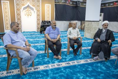 قسم الشعائر يسلم رايات الحزن العاشورائي لممثلياته في المحافظات الشمالية