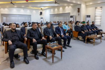 قسم العلاقات العامة ينظم مراسم رفع راية الحزن في جامعة كربلاء