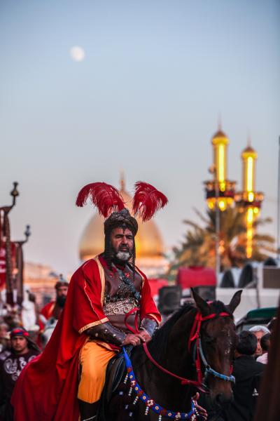 حين يغدو الحزن فنّاً: رحلة مسرح التعزية (التشابيه) من الشارع إلى الخشبة