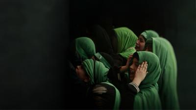 حين يغدو الحزن فنّاً: رحلة مسرح التعزية (التشابيه) من الشارع إلى الخشبة