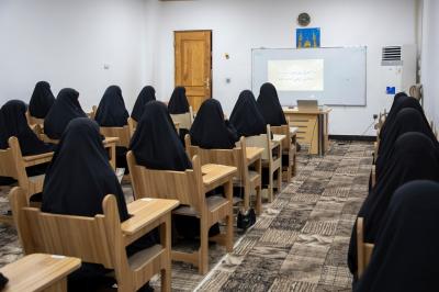 شعبة مدارس الكفيل النسوية تواصل تنفيذ برنامجها التدريبي الخاص بدورة خادمات الكفيل
