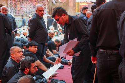 في يوم عاشوراء.. قسم الشؤون الدينية يوزع 5000 مطبوع توعوي على الزائرين