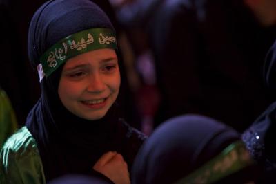 ليلةٌ تُطفأ فيها المصابيح وتتكلم الذاكرة: كربلاء في وحشة ما بعد الفاجعة