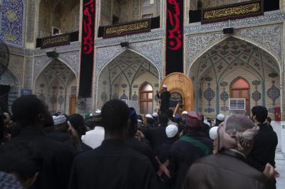 حينما يصير الماء منبرًا: 13 عامًا صنعت مشهد عاشوراء في القارة السمراء