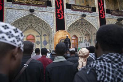 حينما يصير الماء منبرًا: 13 عامًا صنعت مشهد عاشوراء في القارة السمراء