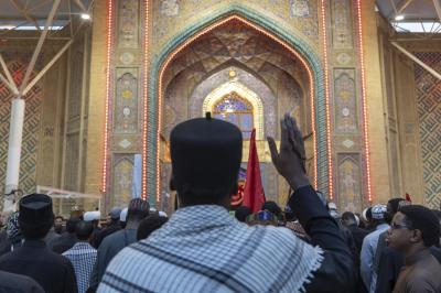 حينما يصير الماء منبرًا: 13 عامًا صنعت مشهد عاشوراء في القارة السمراء