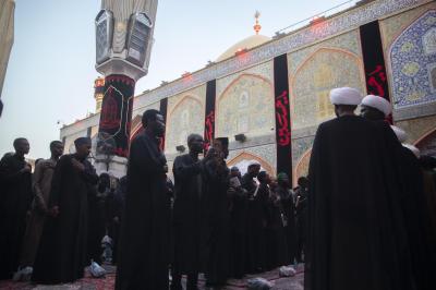 حينما يصير الماء منبرًا: 13 عامًا صنعت مشهد عاشوراء في القارة السمراء