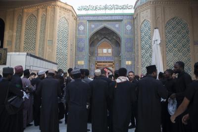 حينما يصير الماء منبرًا: 13 عامًا صنعت مشهد عاشوراء في القارة السمراء