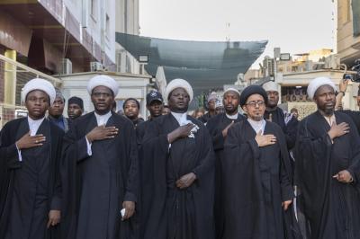 حينما يصير الماء منبرًا: 13 عامًا صنعت مشهد عاشوراء في القارة السمراء