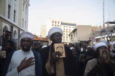 حينما يصير الماء منبرًا: 13 عامًا صنعت مشهد عاشوراء في القارة السمراء