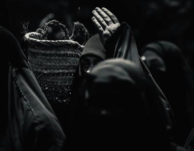 دفن الأجساد الطاهرة: شرفٌ لا يتوقف عند جيل، بل يُعاد كل عام مع  الإمام الحسين (عليه السلام)
