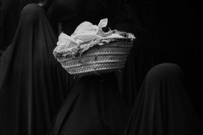 دفن الأجساد الطاهرة: شرفٌ لا يتوقف عند جيل، بل يُعاد كل عام مع  الإمام الحسين (عليه السلام)