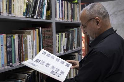 متحف الكفيل: تضم مكتبتنا التخصصية أكثر من 60 مصدراً متحفيًّا أجنبيًّا