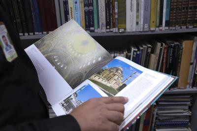 متحف الكفيل: تضم مكتبتنا التخصصية أكثر من 60 مصدراً متحفيًّا أجنبيًّا