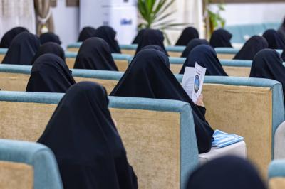 المشاركات في مخيم بنات العقيدة: المخيّم أسهم في تنمية وعينا وصقل مهاراتنا الميدانية