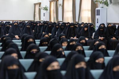 برؤية رسالية.. مخيم بنات العقيدة يسهم في إعداد جيلٍ من النساء الواعيات عَبرَ برامج فكرية وتربوية