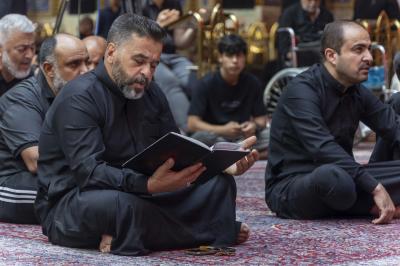 بمشاركة جموع المؤمنين.. قراءة دعاء الندبة في صحن مرقد أبي الفضل العباس (عليه السلام)