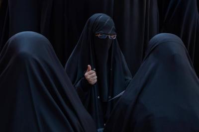مكتبة أم البنين (عليها السلام) تنظم مسابقة للزائرات بذكرى استشهاد الإمام السجاد (عليه السلام)