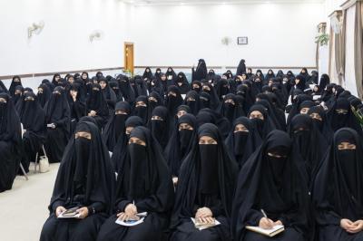 ضمن فعاليات مخيم بنات العقيدة.. محاضرة فقهية تستعرض أحكام الطهارة ومسائل الحجاب
