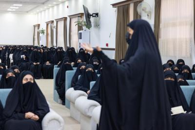 ضمن فعاليات مخيم بنات العقيدة.. محاضرة فقهية تستعرض أحكام الطهارة ومسائل الحجاب