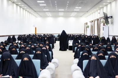 تقديم محاضرة عن إجراءات السلامة الوقائية لمشاركات مخيم بنات العقيدة الـ 35
