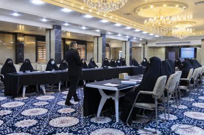 قسم الشؤون الطبية يقدم دورة تدريبية لتنمية مهارات التواصل الفعّال لدى ملاكاته النسوية