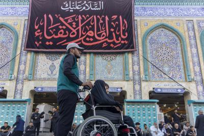 قسم حفظ النظام يقدّم الرعاية المتكاملة للزائرين من كبار السن وذوي الاحتياجات الخاصة