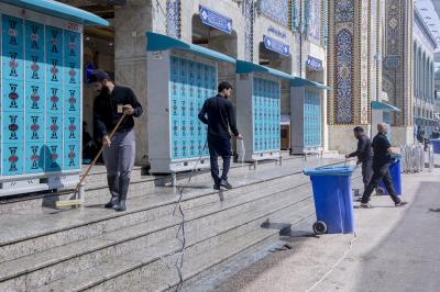 في الأيام الأولى من شهر صفر.. قسم الشؤون الخدمية ينفذ حملة لتنظيف محيط العتبة العباسية المقدسة