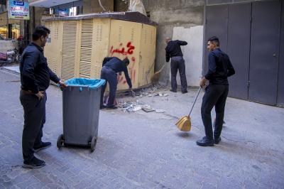 قسم بين الحرمين يجري حملة لتنظيف الطرق المؤدية إلى صحن مرقد أبي الفضل العباس (عليه السلام )