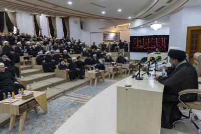 بحث علمي يناقش مسألة أولوية الإمامة في الصلاة على الميت عند اجتماع الولي والوالي