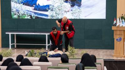 جامعة الكفيل والهلال الأحمر يعززان جاهزية متطوعي موكب الجامعة استعدادًا لزيارة الأربعين