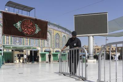 قسم بين الحرمين الشريفين يهيّئ الساحة الوسطية لاستقبال موكب عزاء السيدة رقية (عليها السلام)