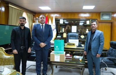 قسم الشؤون الفكرية يرفد مؤسسات المثنى بإصدارات العتبة العباسية المقدسة