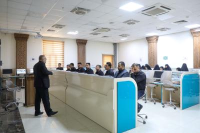 جامعة العميد تختتم دورة الصياغة الإدارية والتنسيق الطباعي