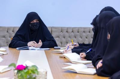 شعبة الخطابة الحسينية النسوية تناقش استعداداتها لتنفيذ خطتها التبليغية الخاصة بزيارة الأربعين