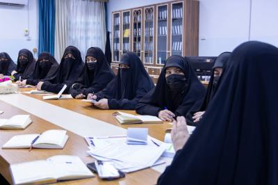 شعبة الخطابة الحسينية النسوية تناقش استعداداتها لتنفيذ خطتها التبليغية الخاصة بزيارة الأربعين