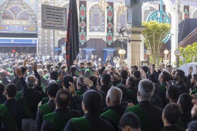 عبر موكب عزاءٍ موحّد.. خَدَمة العتبتين المقدستين يحيون ذكرى شهادة الإمام الحسن المجتبى (عليه السلام)