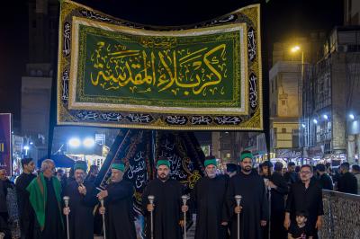 بالتنسيق مع العتبتين المقدستين.. موكب أهالي كربلاء يحيي ذكرى شهادة الإمام الحسن (عليه السلام) في النجف