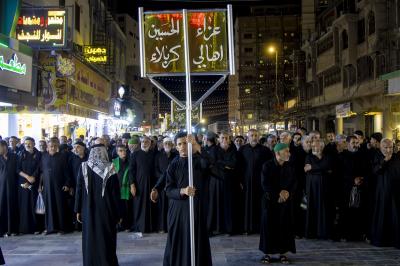 بالتنسيق مع العتبتين المقدستين.. موكب أهالي كربلاء يحيي ذكرى شهادة الإمام الحسن (عليه السلام) في النجف