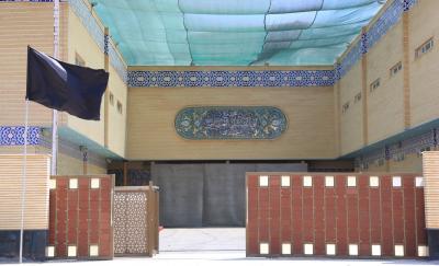 قسم الصيانة ينشر قماش الساران في مجمع أبي الفضل العباس (عليه السلام) استعدادًا لزيارة الأربعين