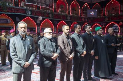 طلبة الكلية العسكرية يؤدون قسم التخرج عند مرقد أبي الفضل العباس (عليه السلام)